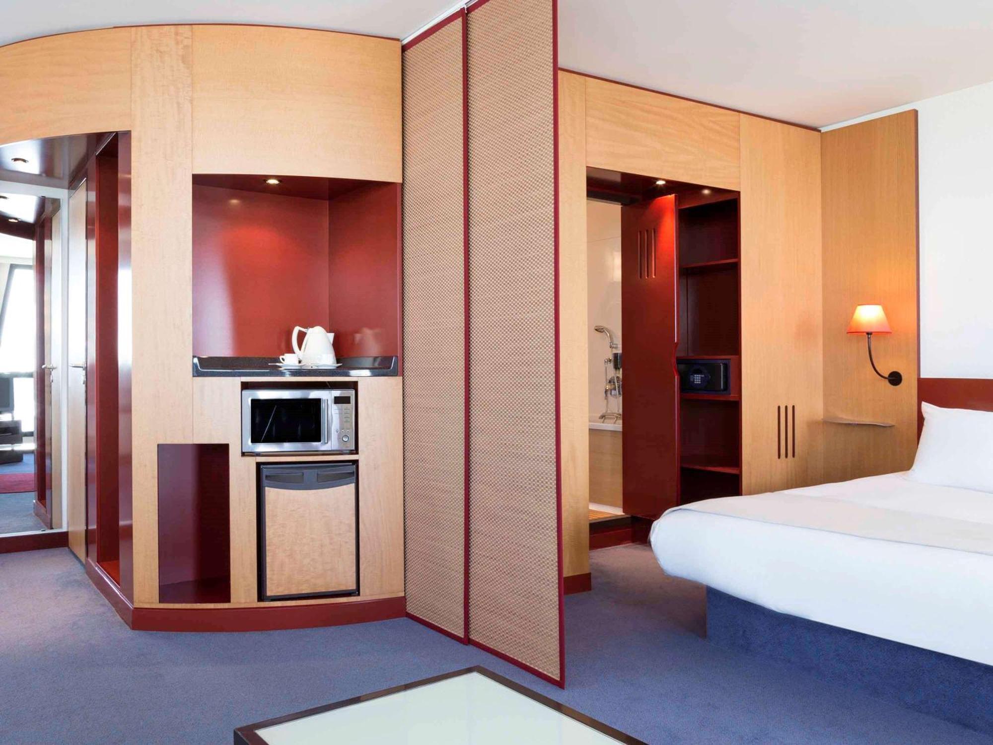Novotel Suites Marseille Centre Euromed Exteriör bild